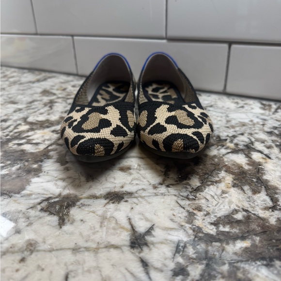 Rothy’s leopard print Point shoe - size 7.5 - Picture 3 of 5